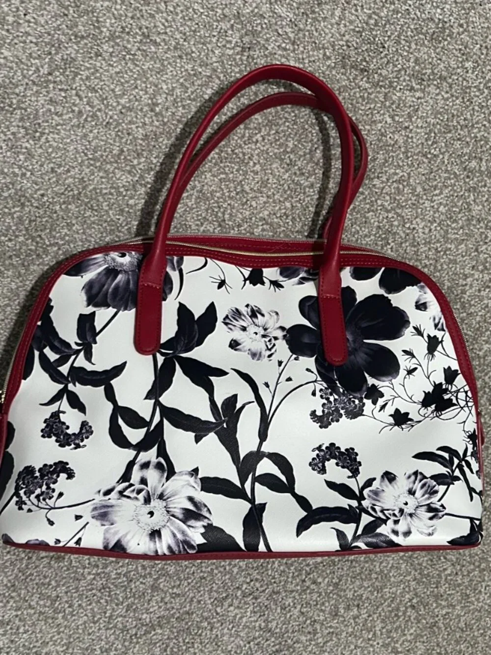 Kenneth Cole Reaction tote